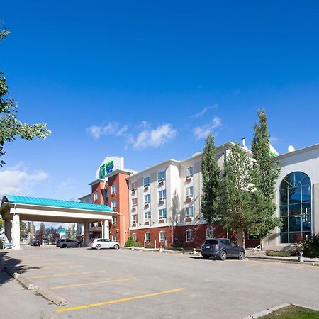 Holiday Inn Express Hotel & Suites Edson By Ihg Bagian luar foto