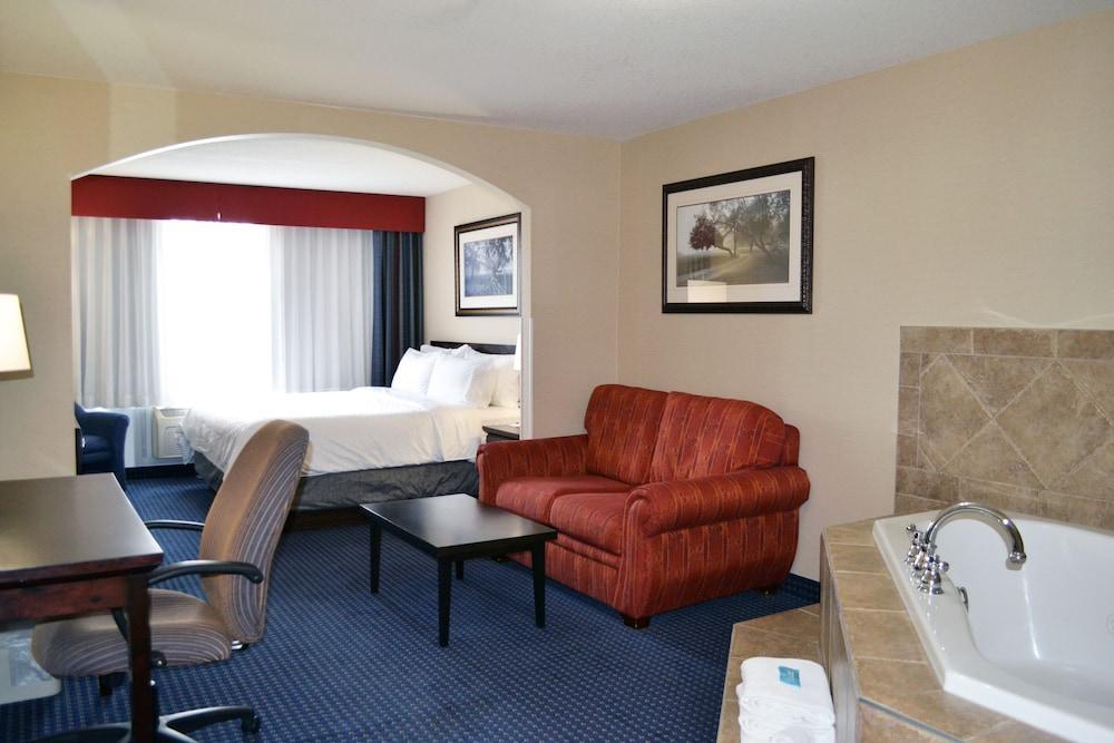 Holiday Inn Express Hotel & Suites Edson By Ihg Bagian luar foto