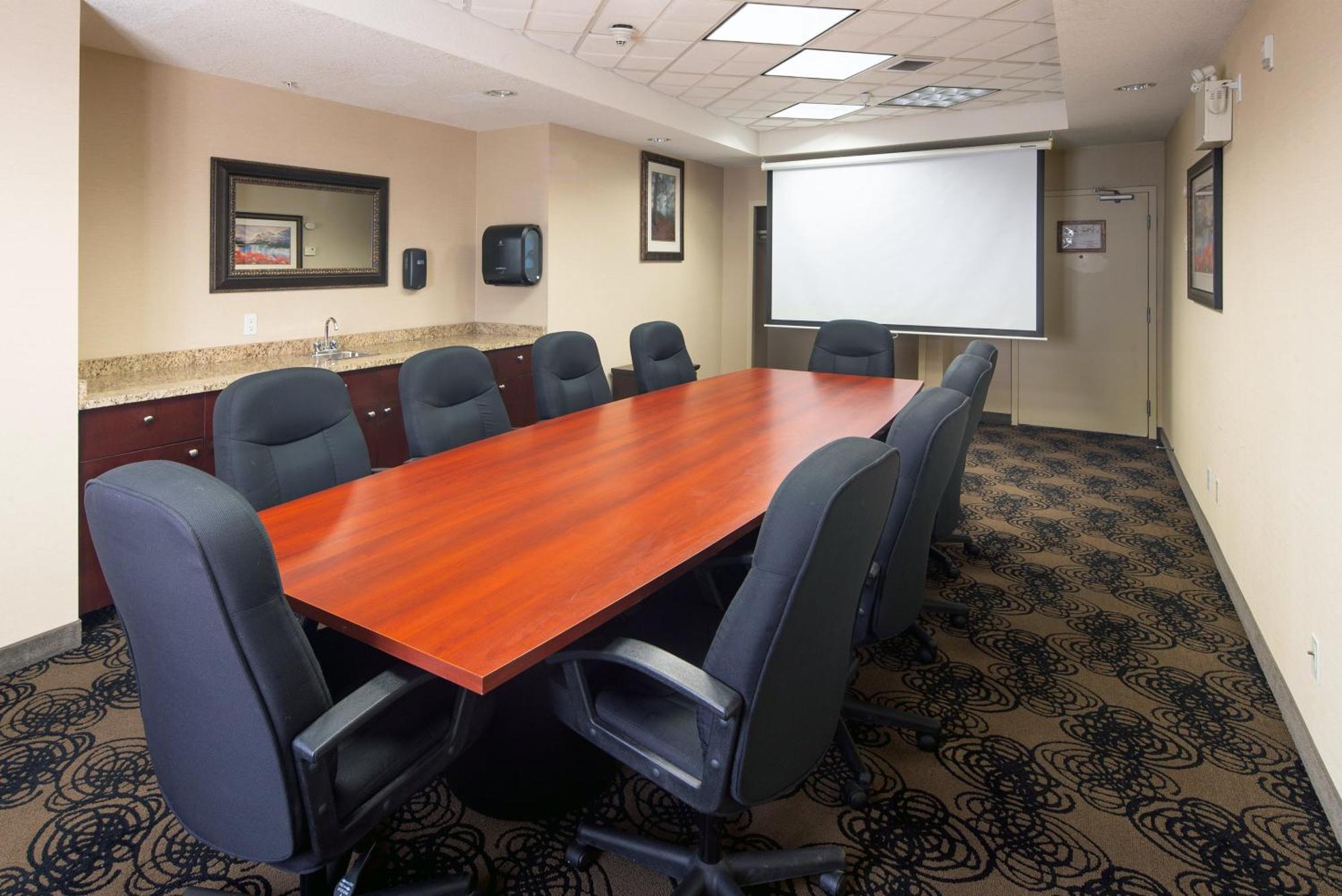 Holiday Inn Express Hotel & Suites Edson By Ihg Bagian luar foto