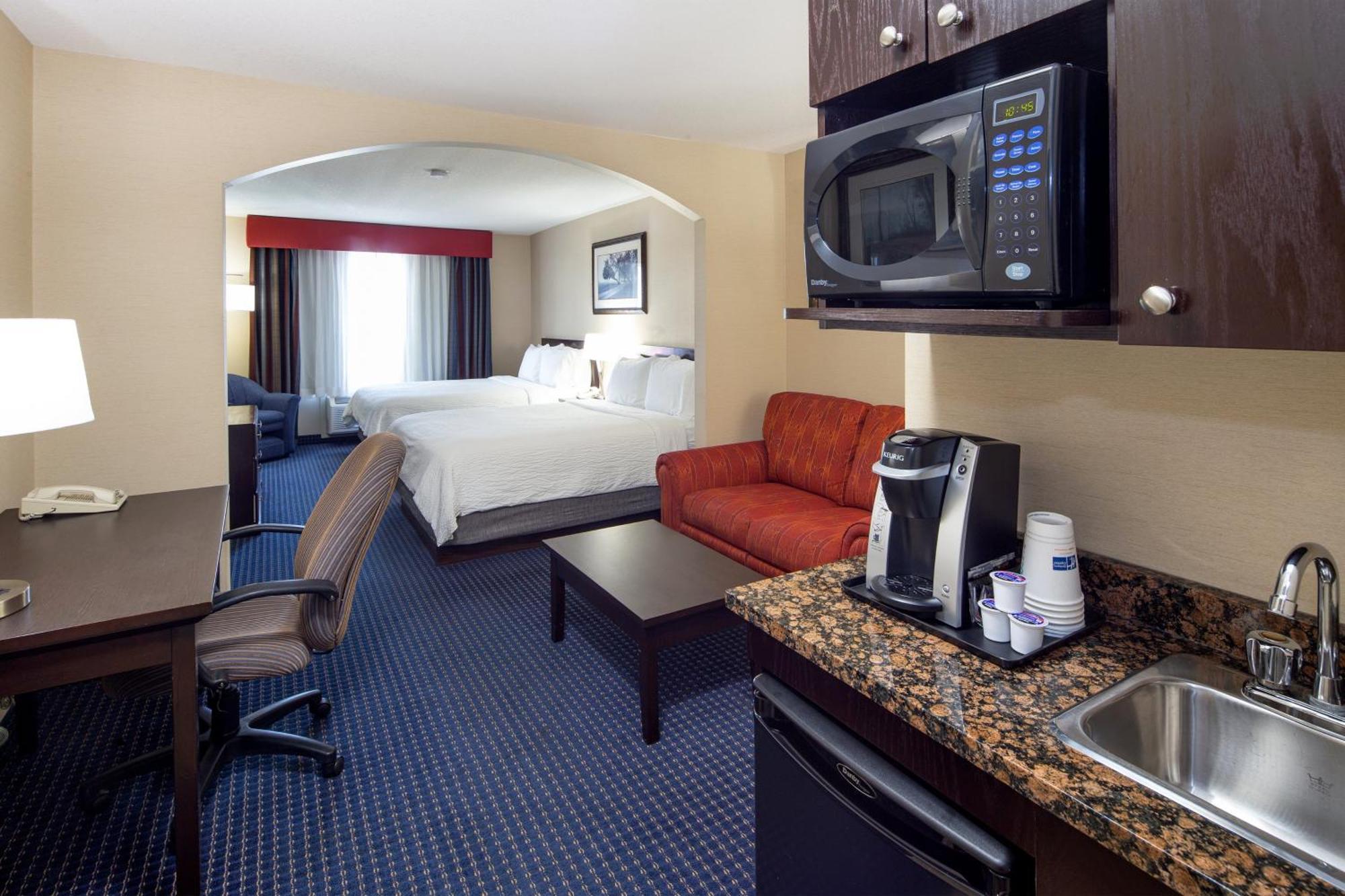 Holiday Inn Express Hotel & Suites Edson By Ihg Bagian luar foto