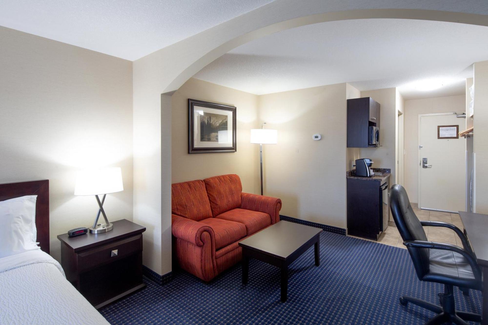 Holiday Inn Express Hotel & Suites Edson By Ihg Bagian luar foto