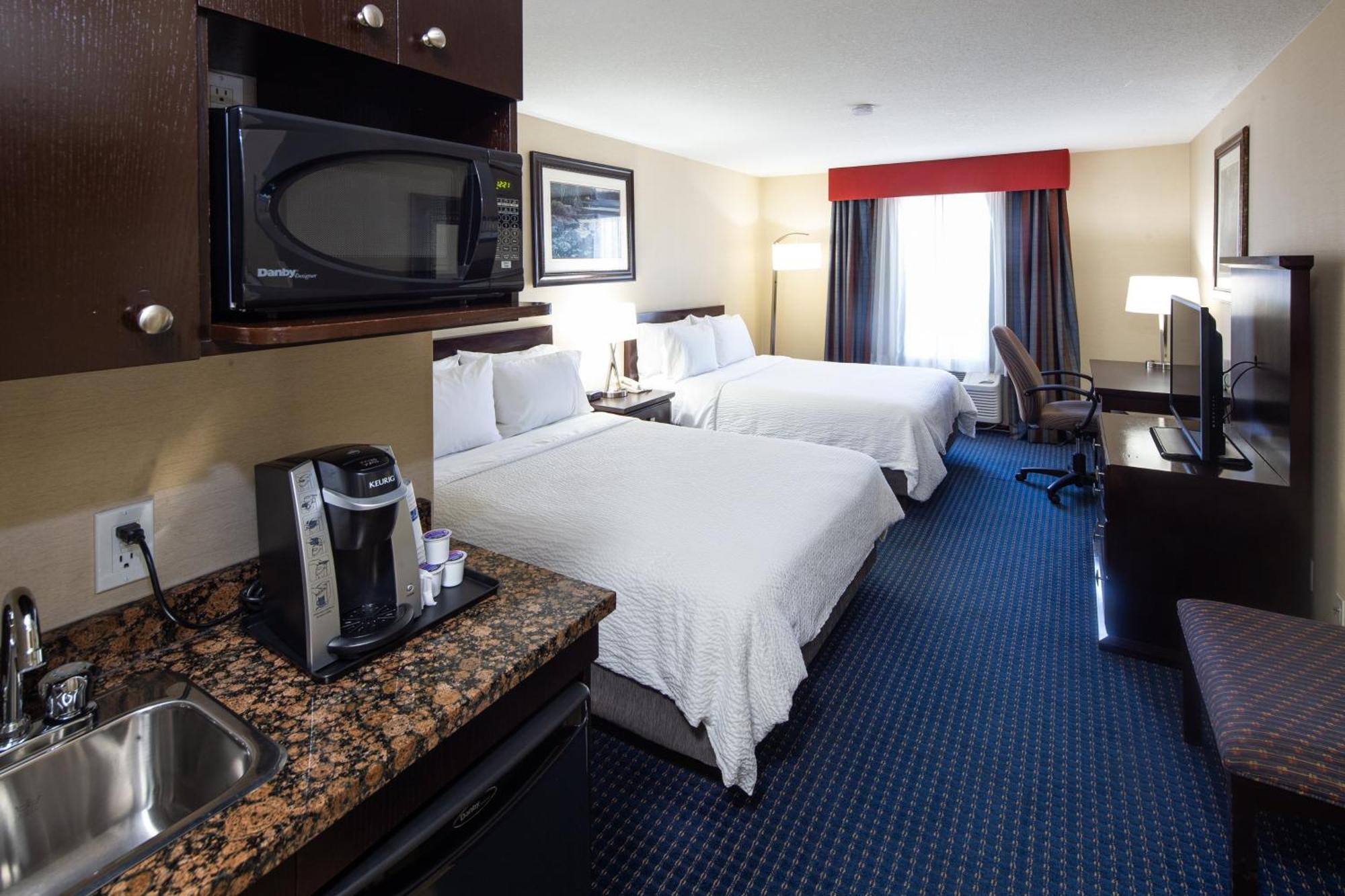 Holiday Inn Express Hotel & Suites Edson By Ihg Bagian luar foto