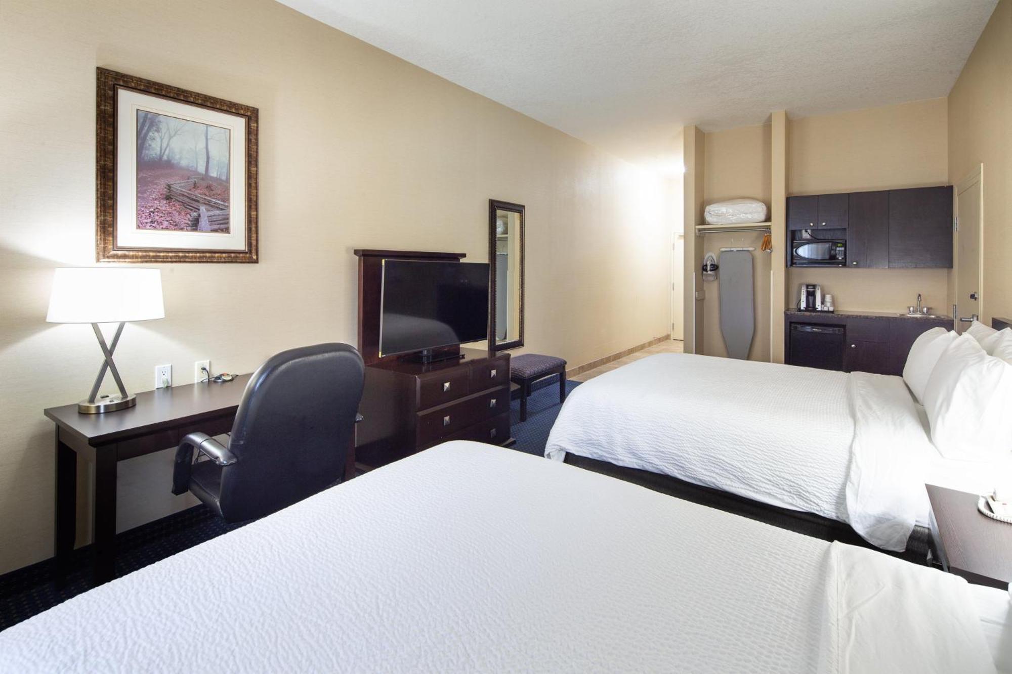 Holiday Inn Express Hotel & Suites Edson By Ihg Bagian luar foto