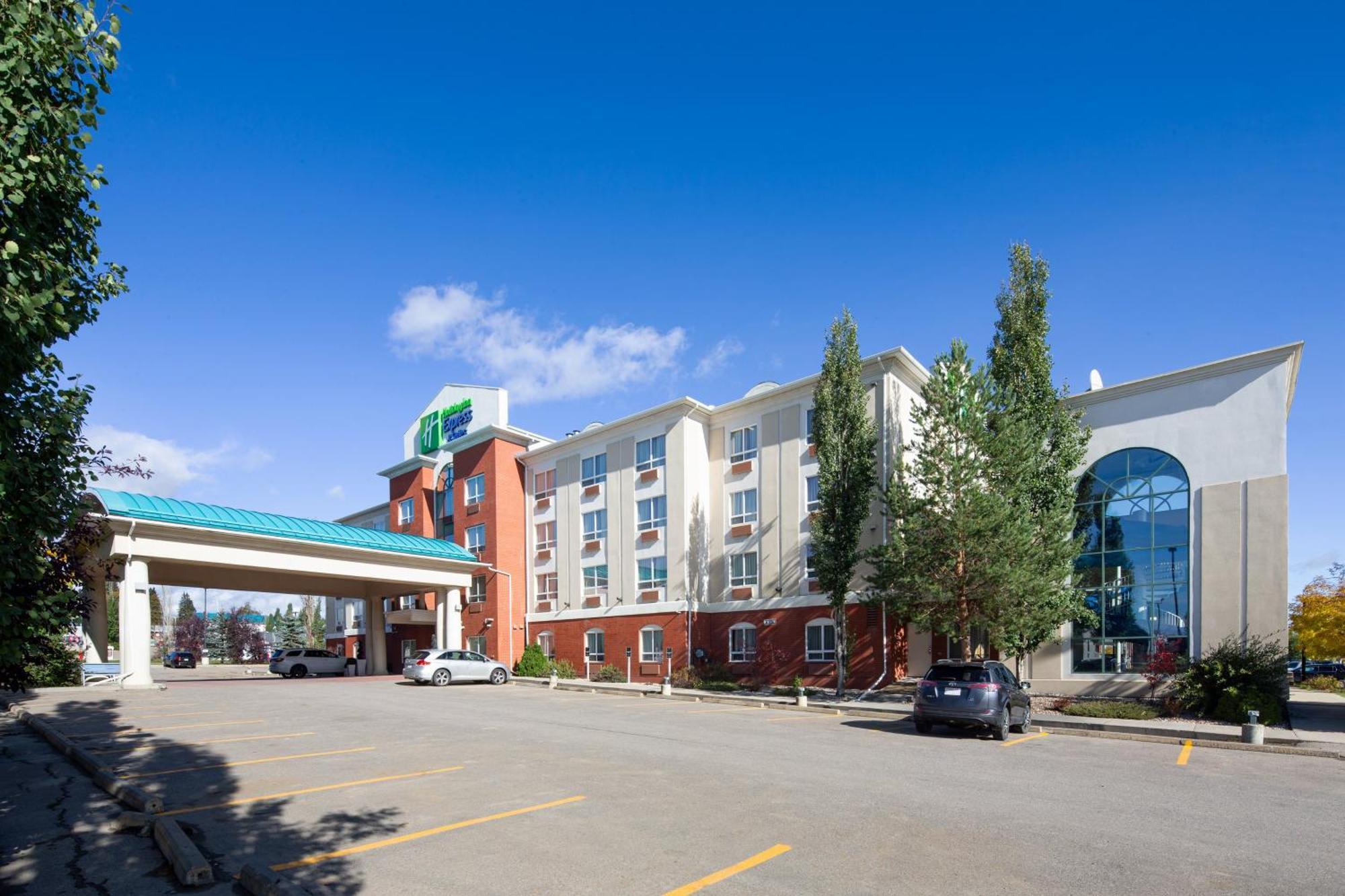Holiday Inn Express Hotel & Suites Edson By Ihg Bagian luar foto