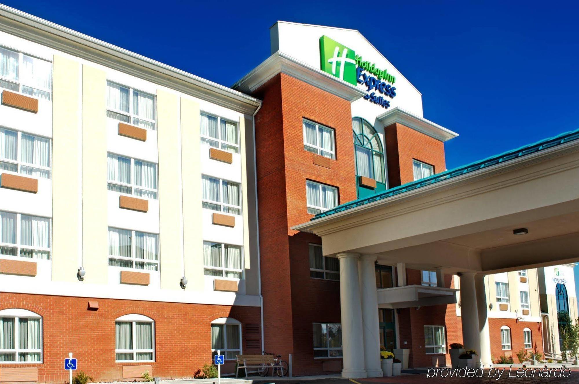 Holiday Inn Express Hotel & Suites Edson By Ihg Bagian luar foto
