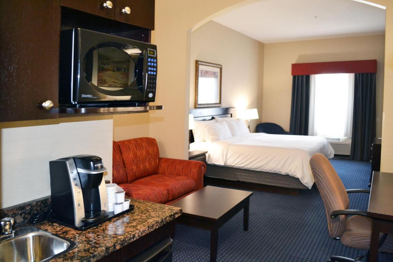 Holiday Inn Express Hotel & Suites Edson By Ihg Bagian luar foto