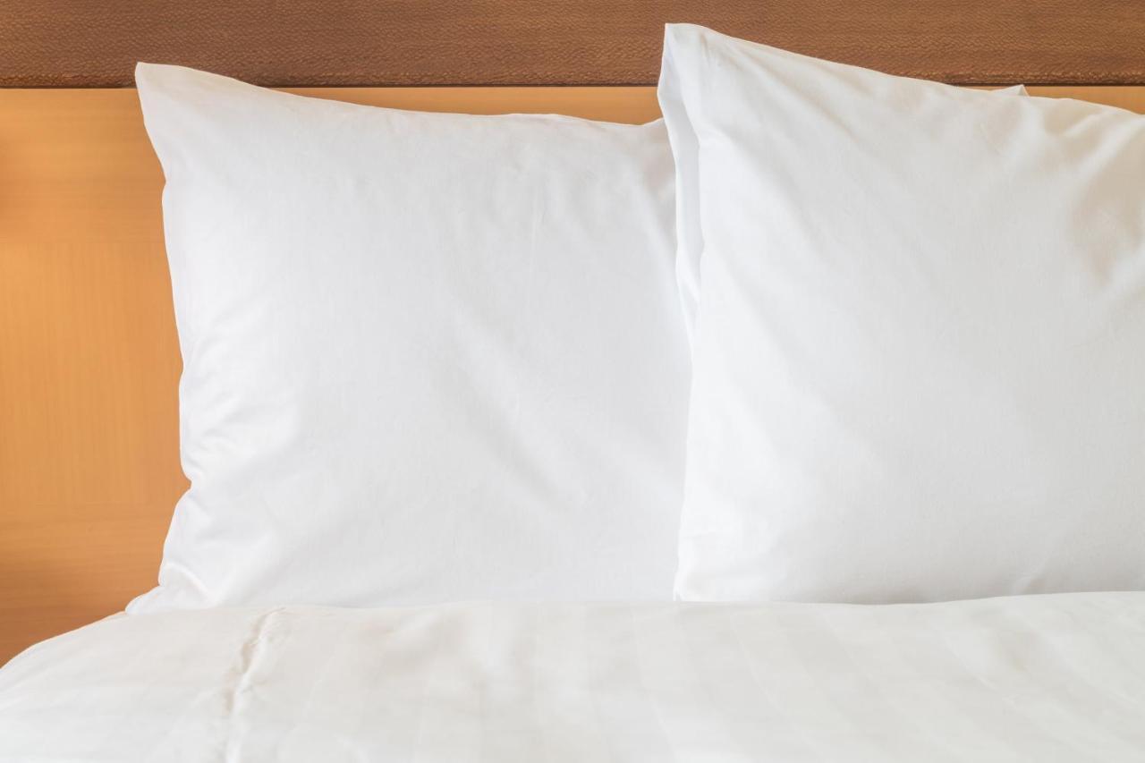 Holiday Inn Express Hotel & Suites Edson By Ihg Bagian luar foto